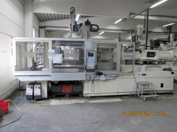 A Krauss Maffei 350-2700 C2  gép elölnézete
