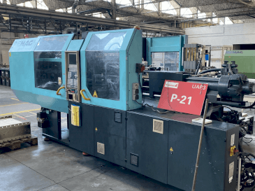 A DEMAG Ergotech Compact 125-440 gép elölnézete