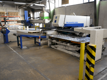 A TRUMPF Trumatic 500 gép elölnézete