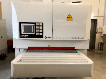 A DMC MASTERBRUSH MB 1350 M4 (2011) gép elölnézete