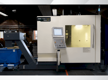 A DMG MORI DMC 1035V gép elölnézete
