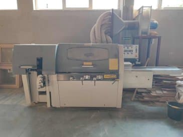 A HASKOVO 4PM-230/5  gép elölnézete