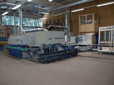 A WEINIG / DIMTER UNICONTROL 12  gép elölnézete