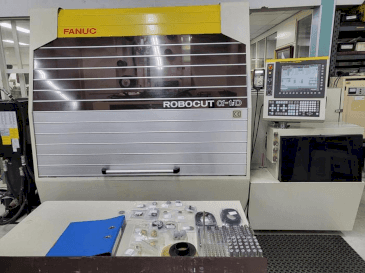 A FANUC Alpha 1ID gép elölnézete