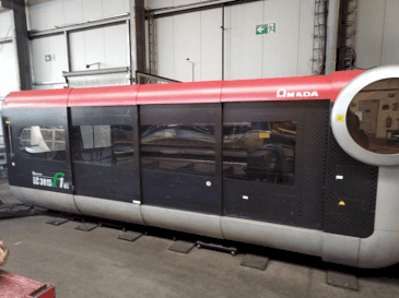 A AMADA LC 3015 F1 NT gép elölnézete