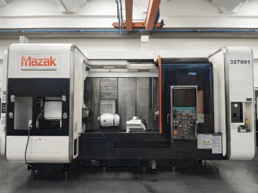A Mazak Integrex i-400 ST  gép elölnézete