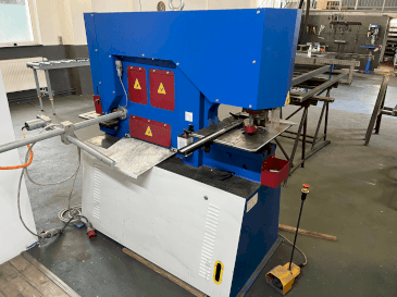 A Metallkraft HPS 65 DS gép elölnézete