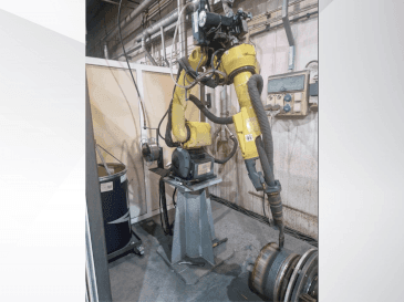 A FANUC ARC Mate 100iC gép elölnézete