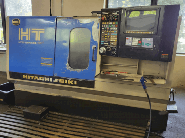A HITACHI SEIKI HT 20SII gép elölnézete