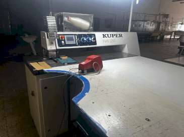 A KUPER FWS 1250 gép elölnézete
