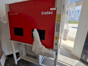 A Trotec SpeedMarker 1300 gép elölnézete