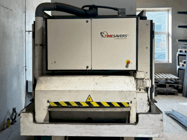 A TIMESAVERS 41serie 900 WRD N gép elölnézete