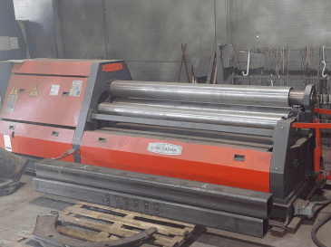 A Akyapak AHS 20/06  gép elölnézete