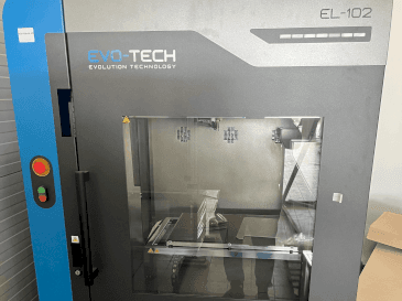 A EVO-tech EL-102 V2 gép elölnézete