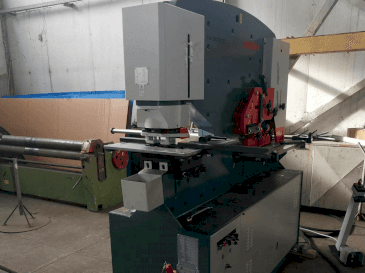 A Durma IW 80/150 BTD  gép elölnézete