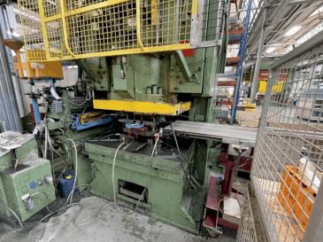 A ERFURT PEEX 2 315/1400x880/20-160 gép elölnézete