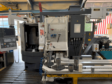 A Okuma LVT 300-M  gép elölnézete