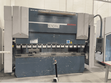 A Durma AD-S 30135  gép elölnézete