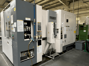 A Okuma MB 5000H gép elölnézete