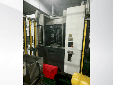 A Okuma MB-5000H gép elölnézete