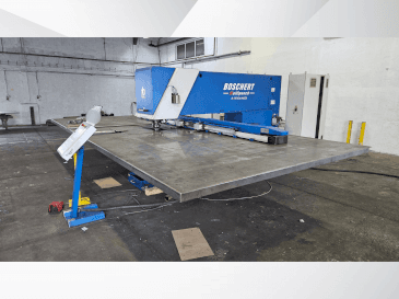 A BOSCHERT Multipunch 1500 x 3000  gép elölnézete