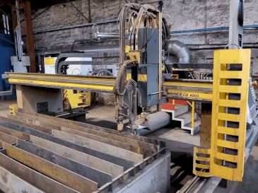 A ESAB Combirex DX 4000 gép elölnézete