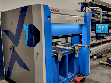 A Euromac FXbend 1547 gép elölnézete