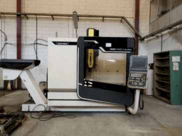 A DMG MORI DMC 1035 V Ecoline gép elölnézete