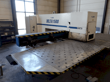 A LVD DELTA 1500 LB gép elölnézete