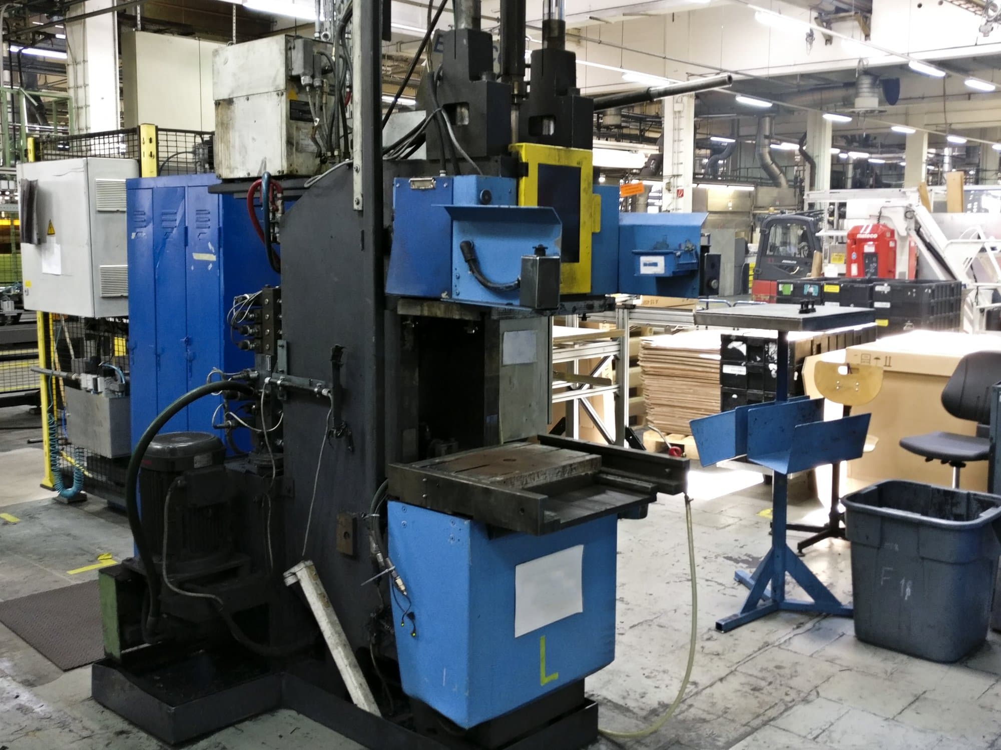 A Kloeckner Desma 956.050  gép bal oldali nézete