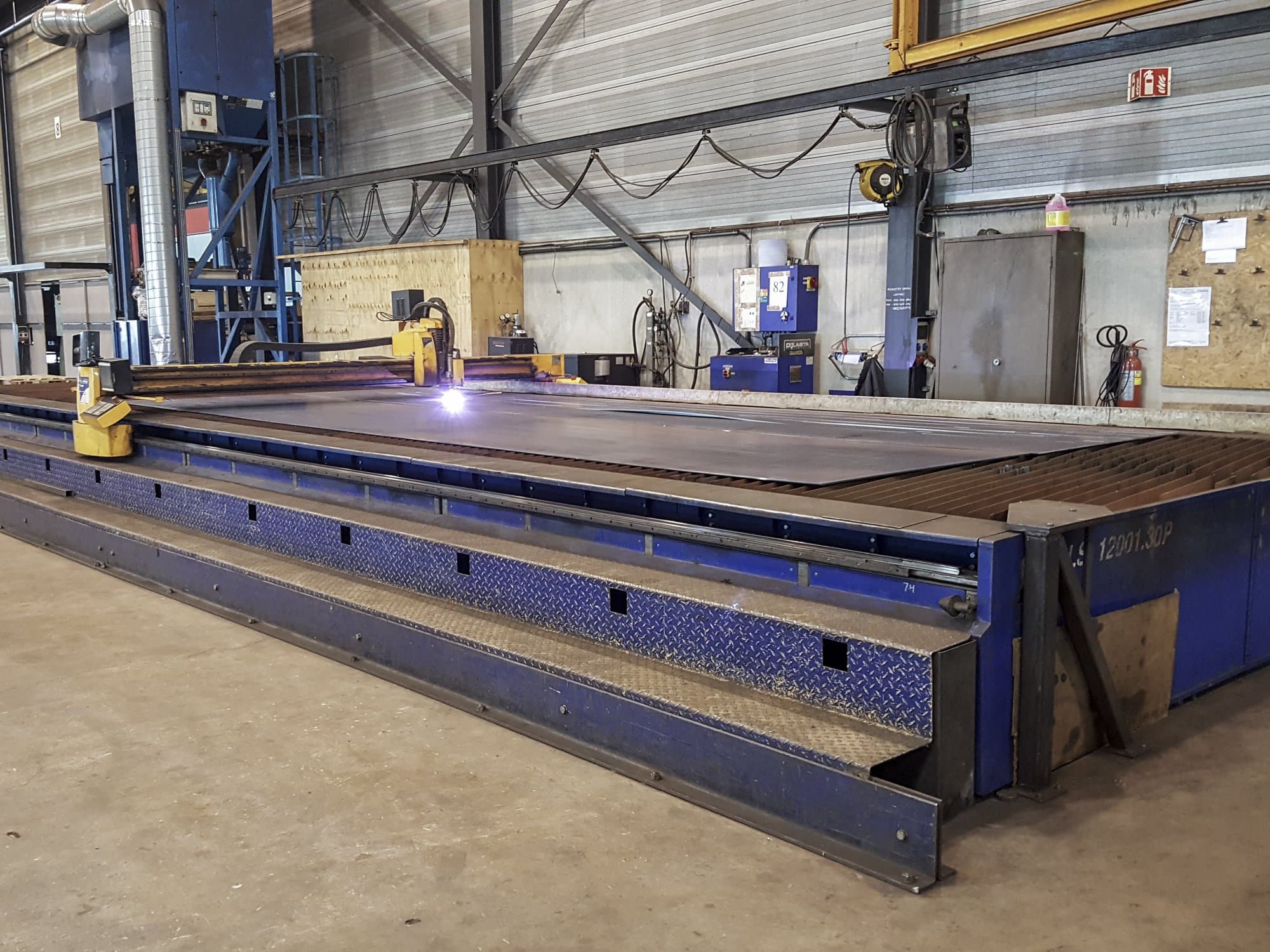 A MicroStep PLS 12001.30 P  gép jobb nézete