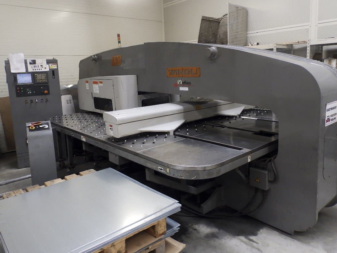 A Yangli T30 gép bal oldali nézete