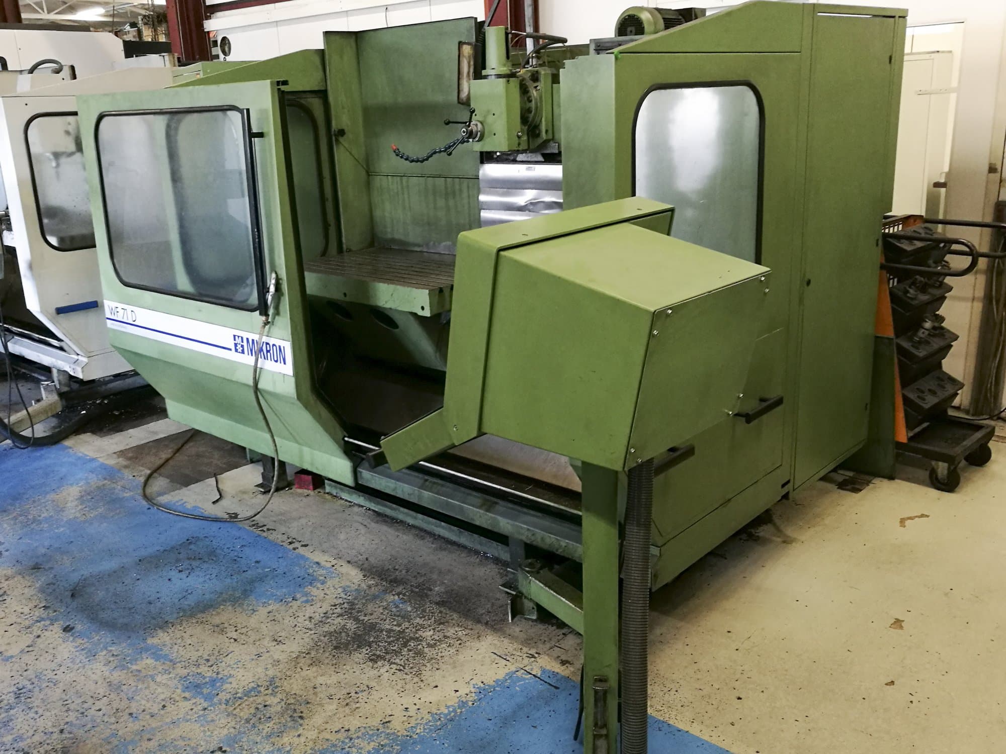 A Mikron WF-71 D  gép jobb nézete