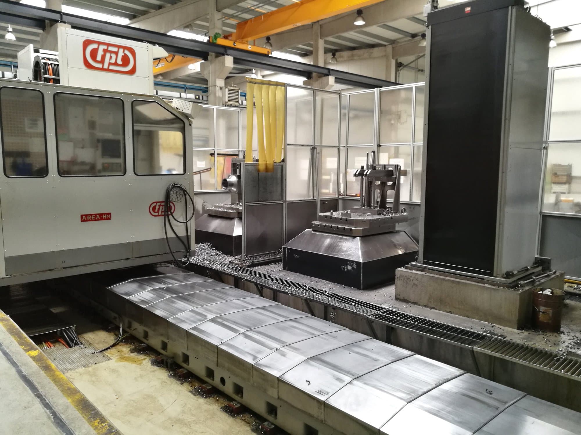 A FPT AREA M  gép bal oldali nézete