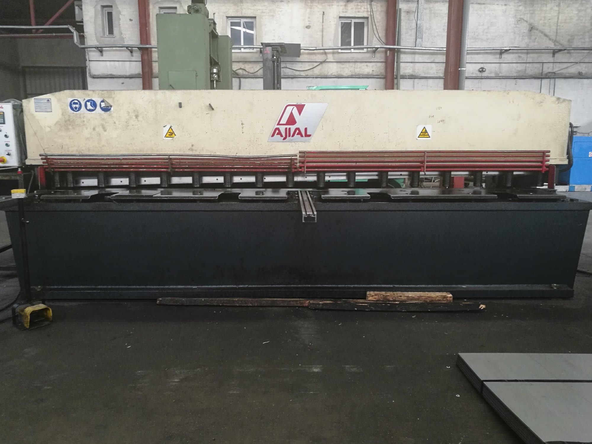 A Ajial CB-640  gép elölnézete