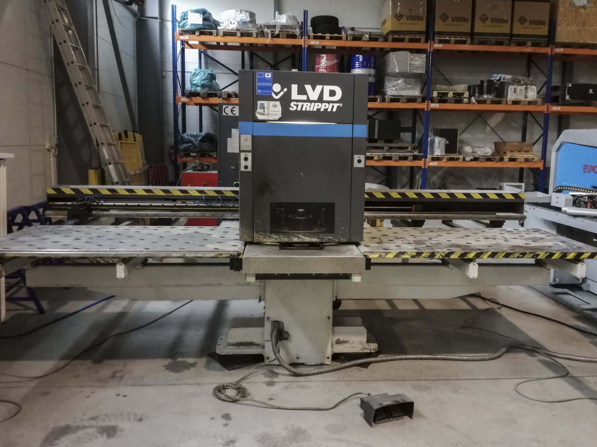 A LVD Delta 1000 EB  gép elölnézete