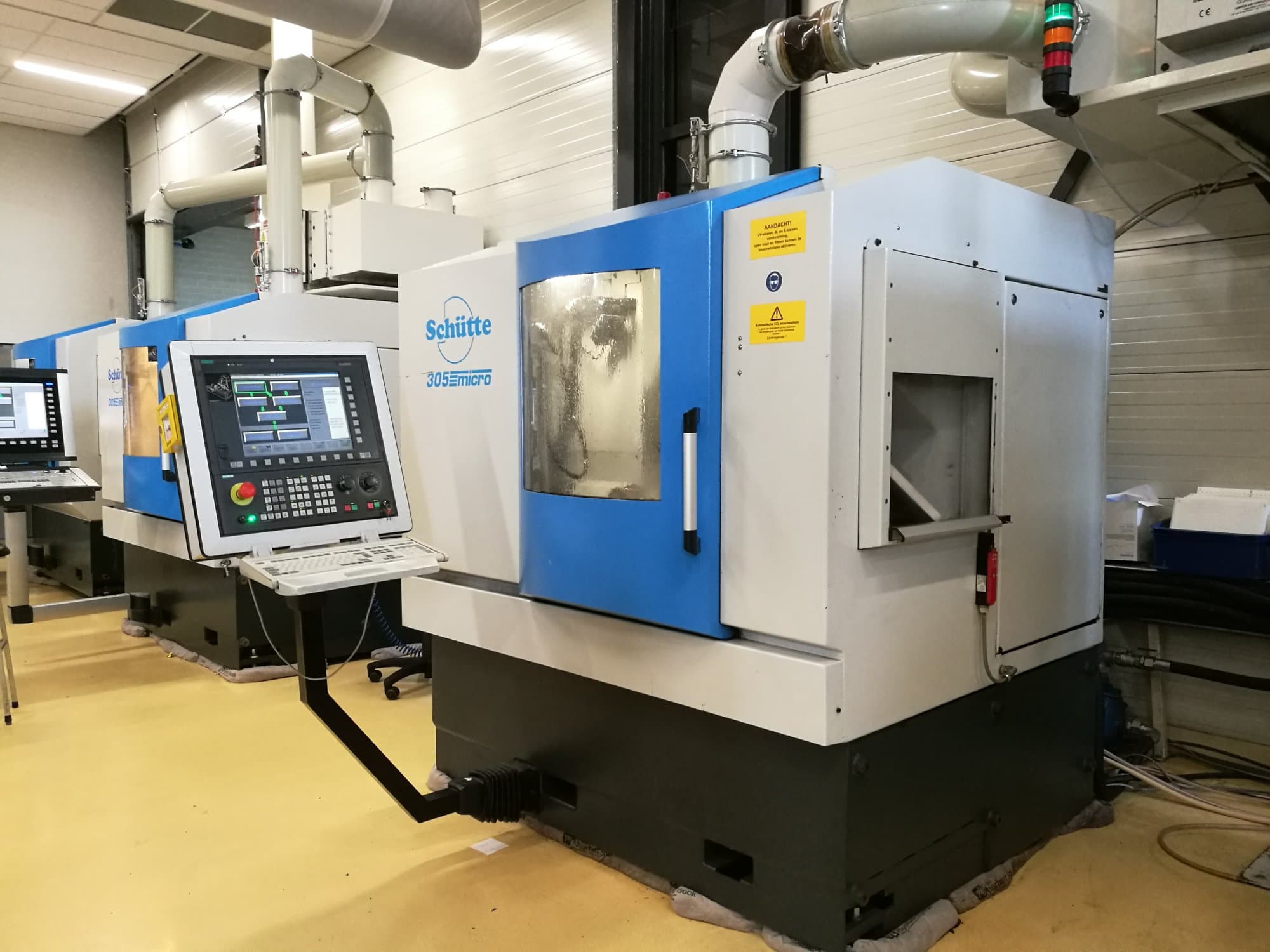 A Schuette WU305L gép jobb nézete