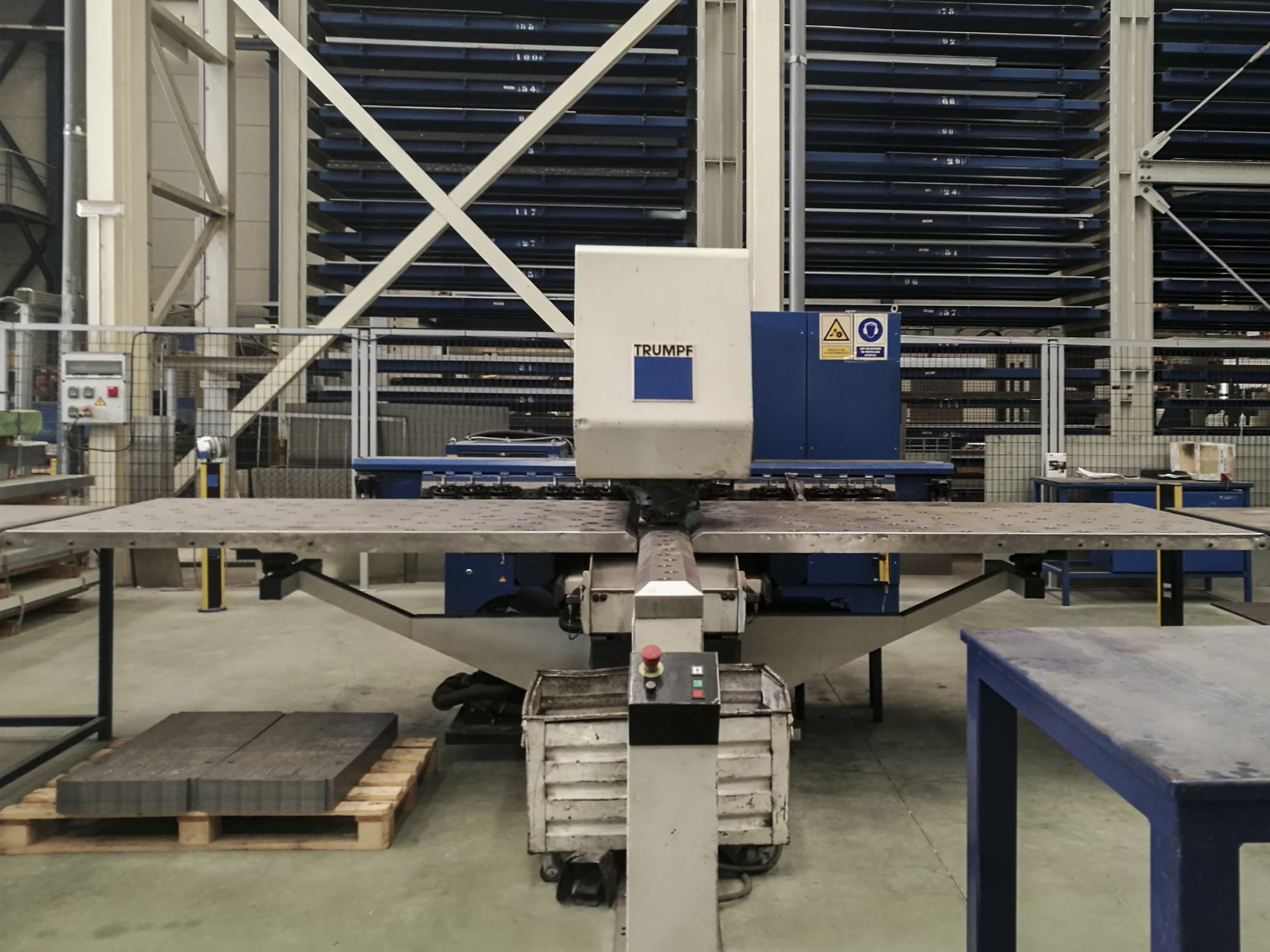A Trumpf Trumatic 200 gép elölnézete