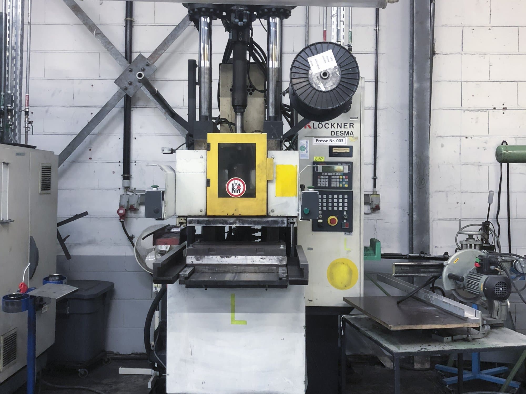 A Kloeckner Desma 956.050 ZO  gép elölnézete