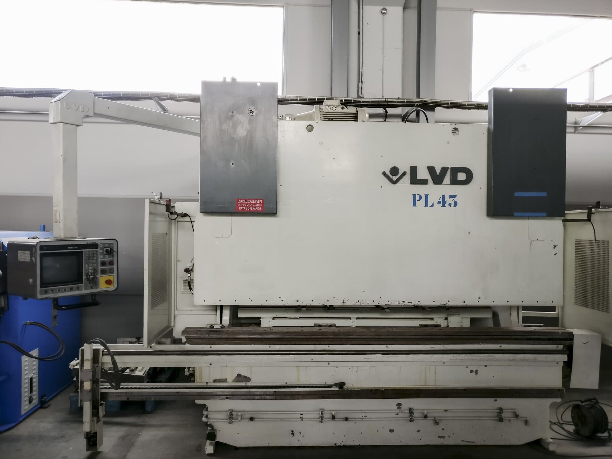 A LVD PPEB 160-30 MNC 95 gép elölnézete