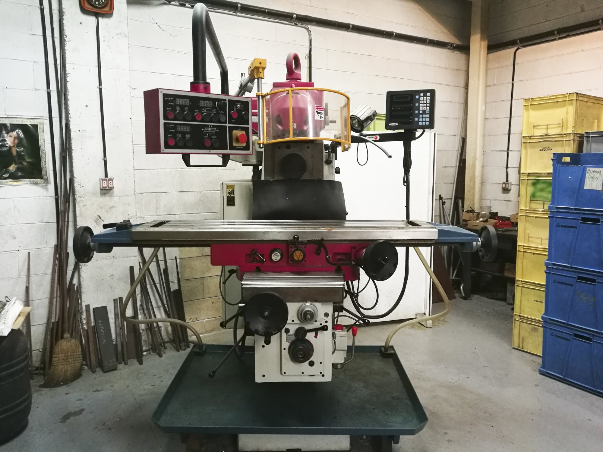 A Lagun FCM 152  gép elölnézete