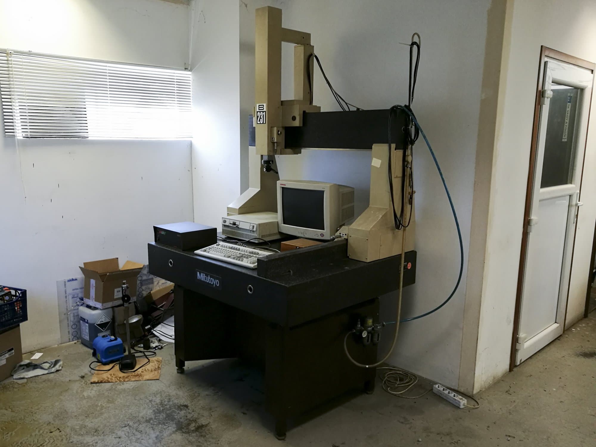 A Mitutoyo B-231  gép jobb nézete