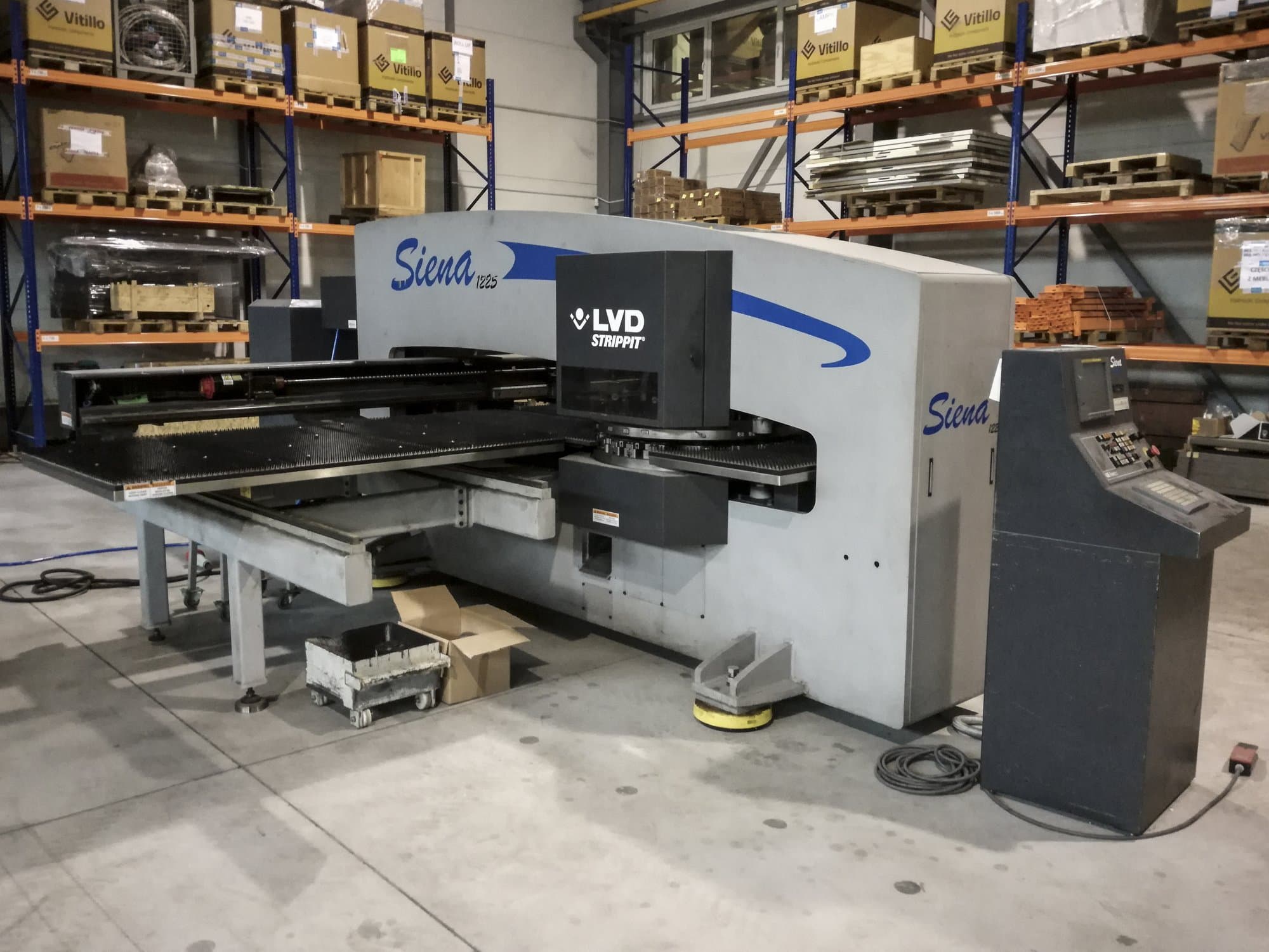 A LVD Siena 1225 TK gép jobb nézete