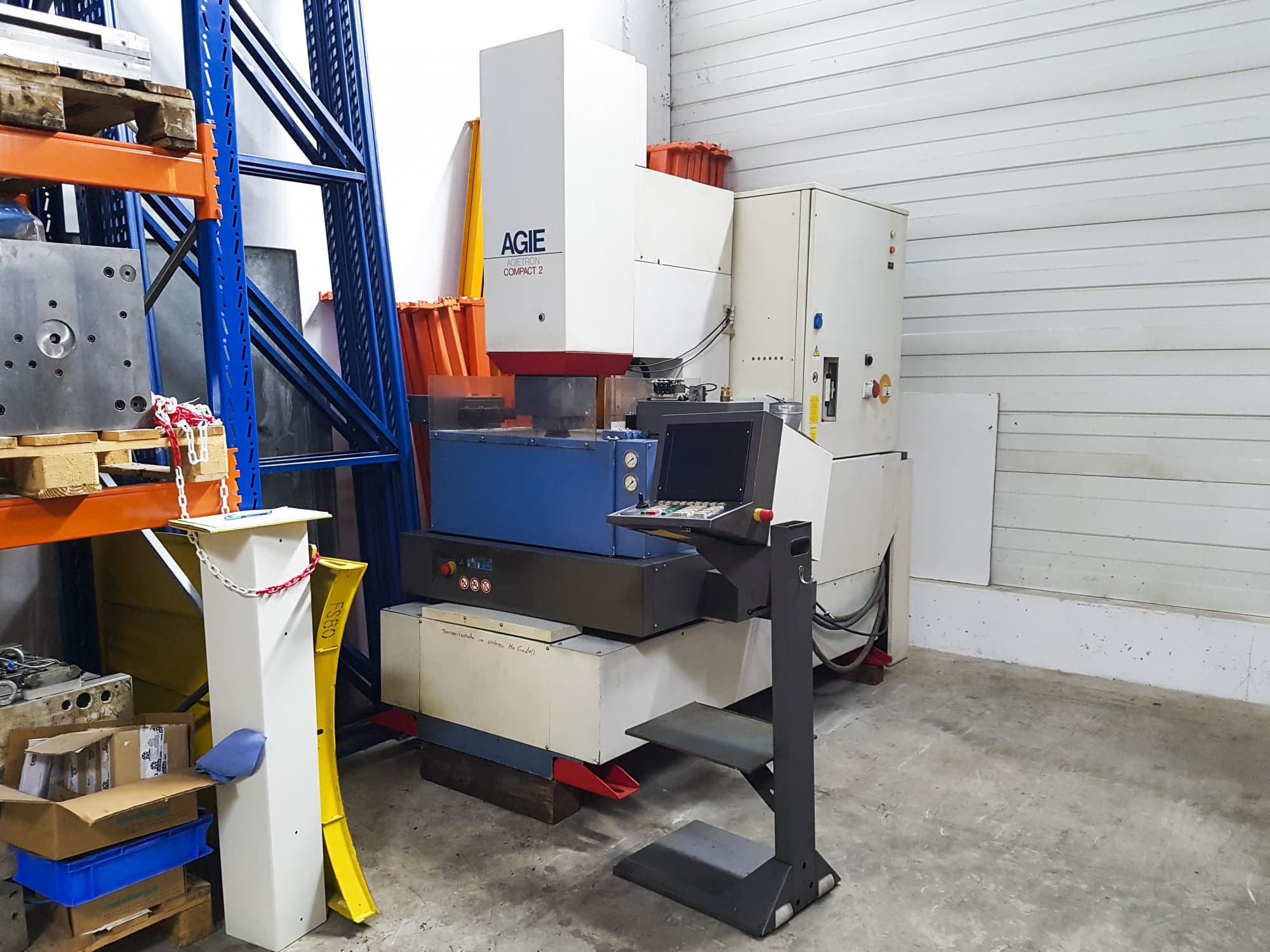 A AGIE AGIETRON Compact 2  gép jobb nézete