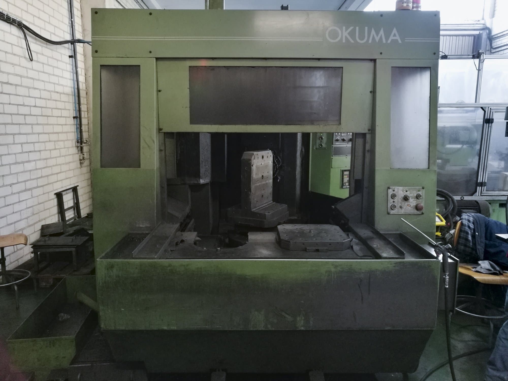 A Okuma MC-40H  gép elölnézete