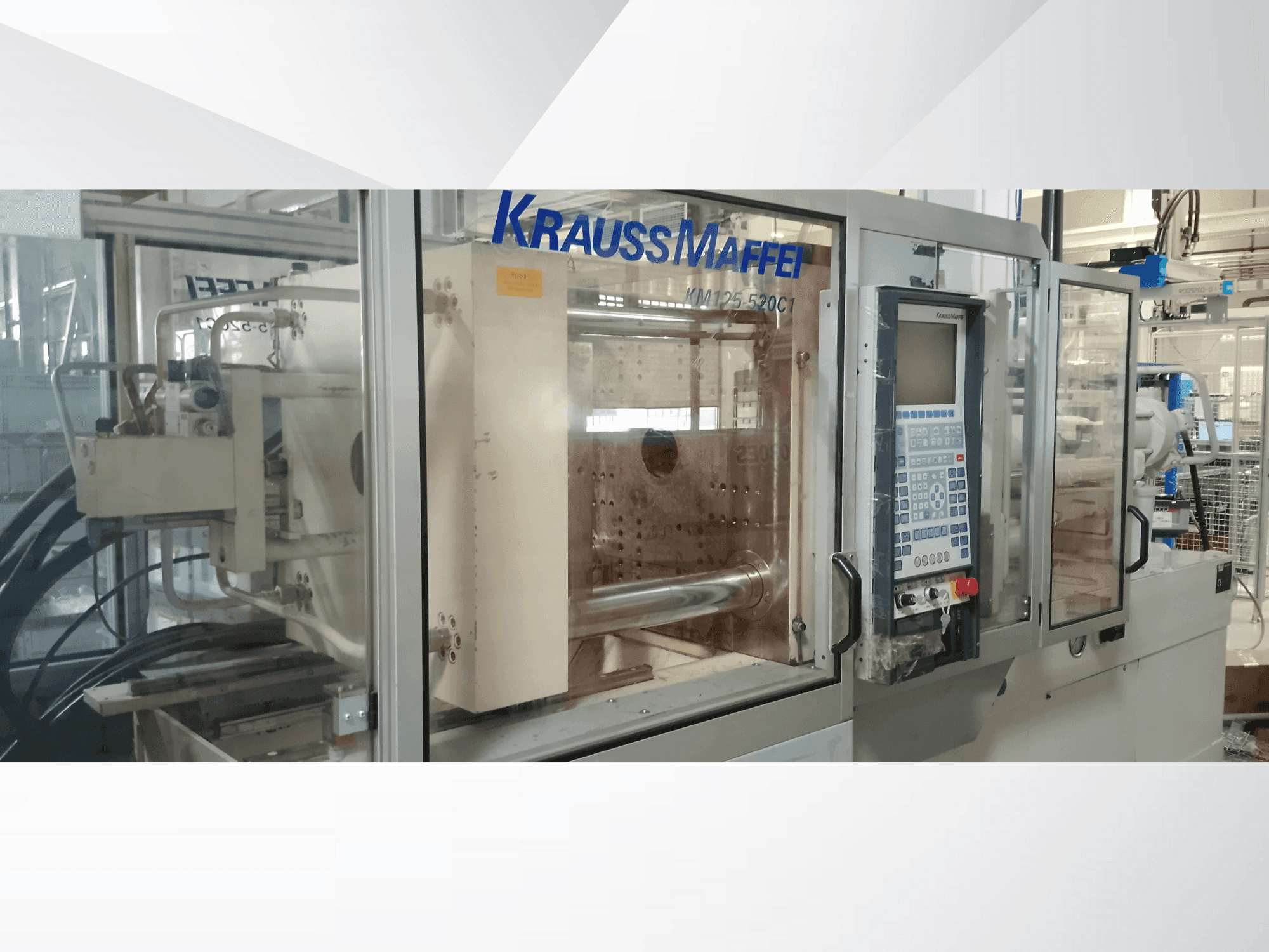 A Krauss Maffei 125-520 C1 gép elölnézete
