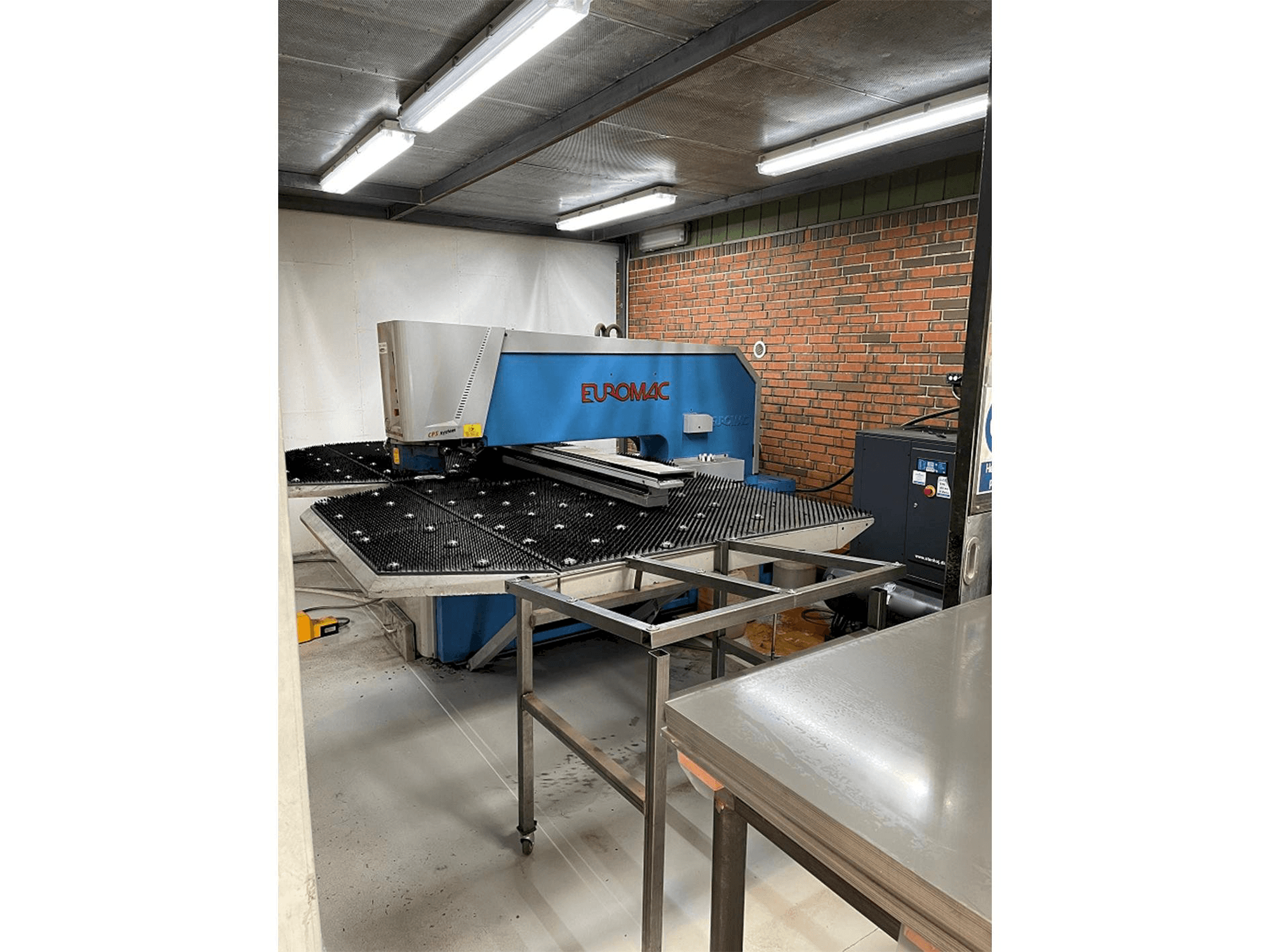 A Euromac ZX 1250/30 gép elölnézete