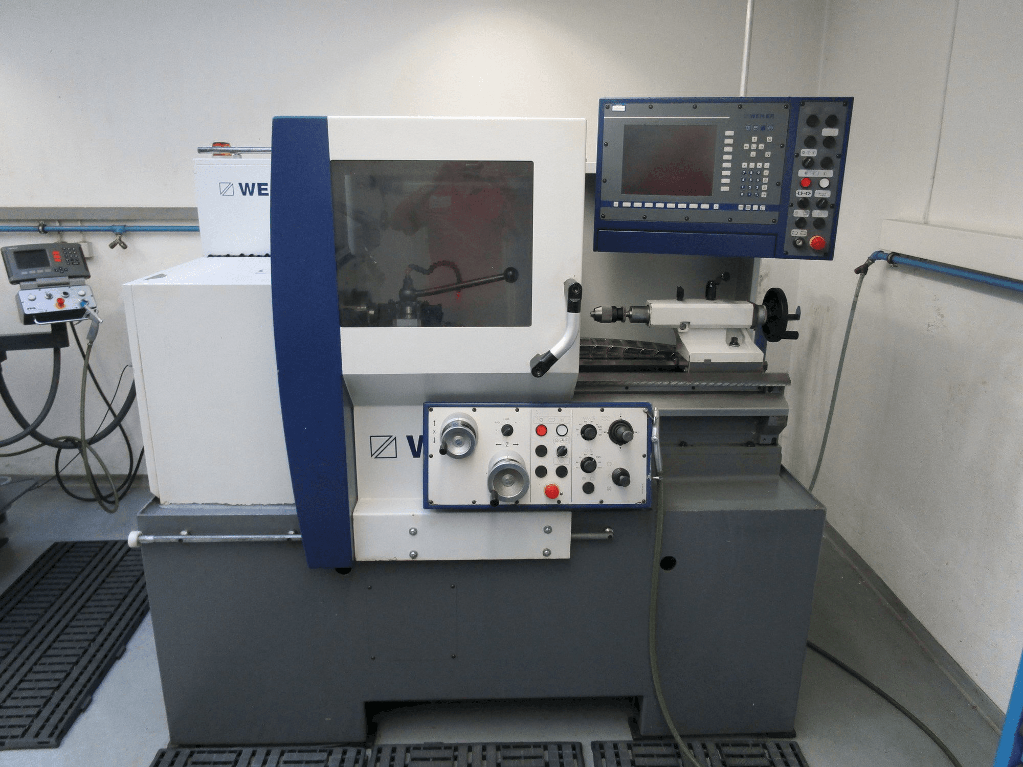 A Weiler E30 x 750 gép elölnézete