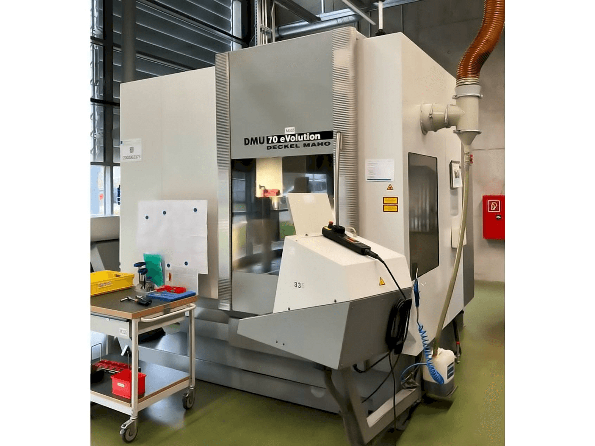 A DECKEL MAHO DMU 70 Evolution gép elölnézete
