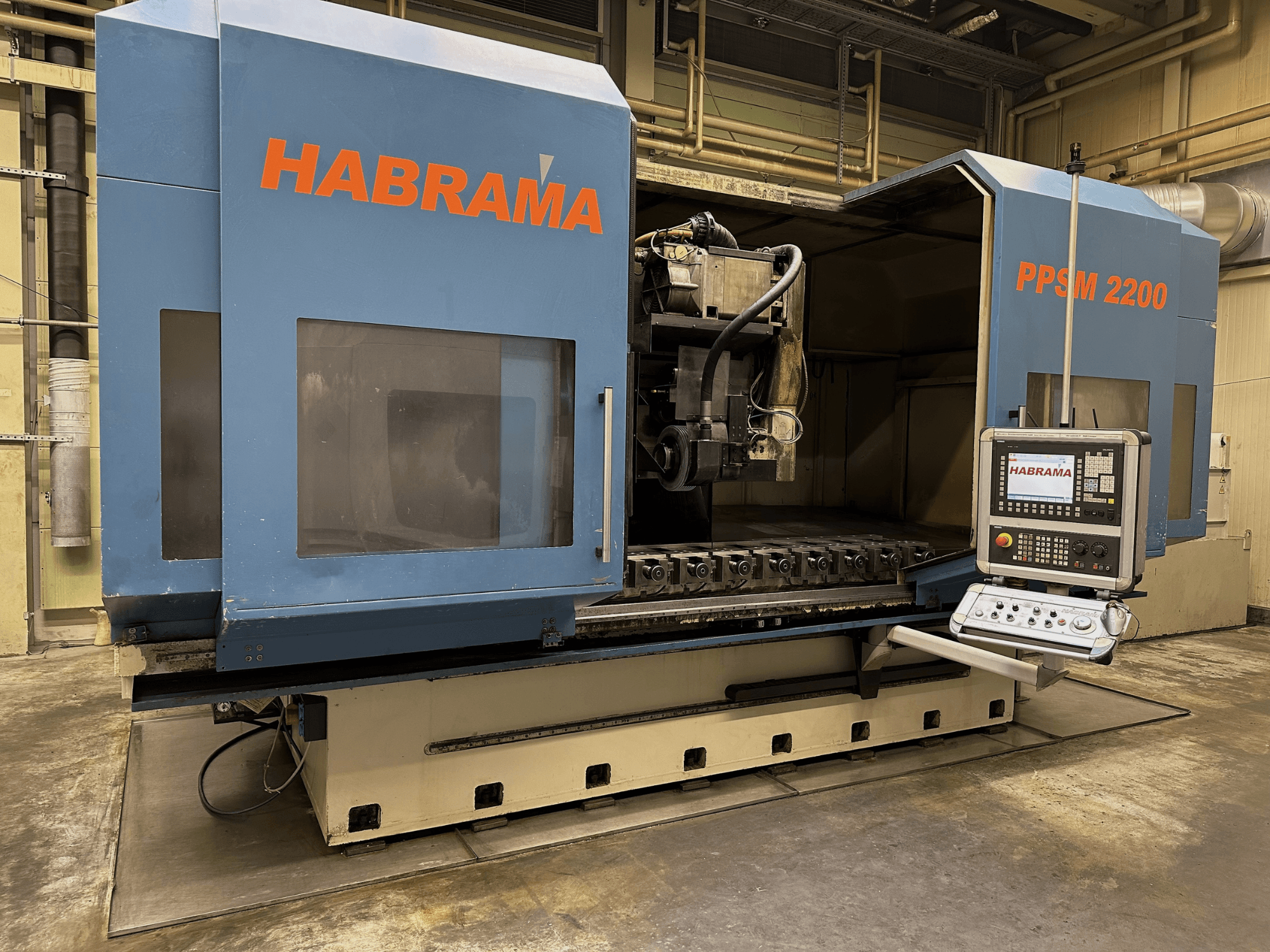 Habraman PPSM 2200 marógép, elölnézet, vezérlőpanel és látható szerszámtartó több befogási résszel.
